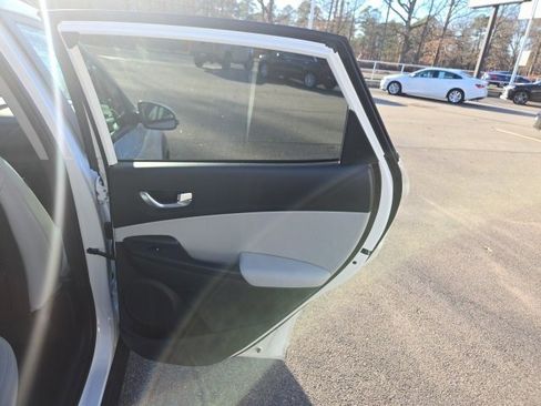 Used 2023 Hyundai Kona Limited w/ Cargo Package image 27