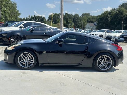 Used 2014 Nissan 370Z Coupe RWD image 4