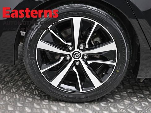 Used 2022 Nissan Maxima SV FWD image 31