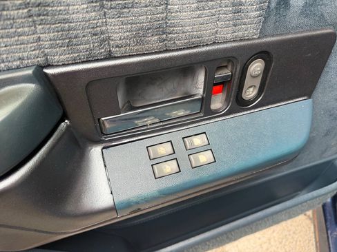 Used 1993 Chevrolet Silverado 3500 2WD Crew Cab image 19