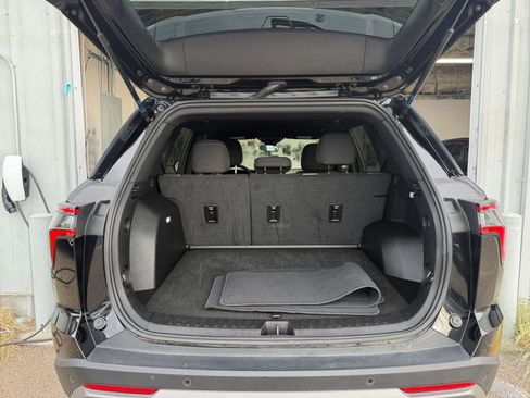 Used 2025 Chevrolet Equinox LT image 30