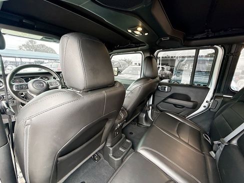 Used 2022 Jeep Wrangler Unlimited Sahara image 27