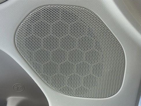 Used 2020 Jeep Grand Cherokee Limited image 23