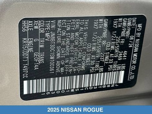 Used 2025 Nissan Rogue Platinum FWD image 33