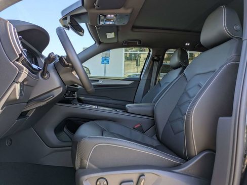 New 2026 Volkswagen Atlas Cross Sport SE FWD image 2