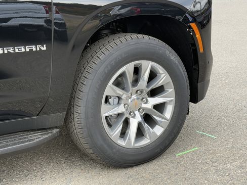 New 2026 Chevrolet Suburban Premier w/ Sun And Tow Package image 39