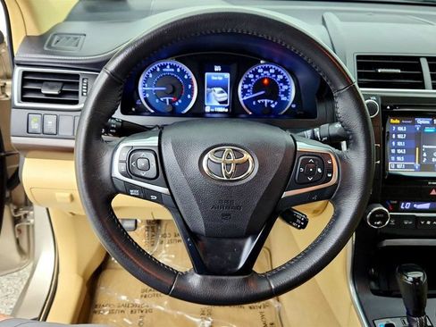 Used 2017 Toyota Camry XLE w/ Moonroof Package FWD image 14