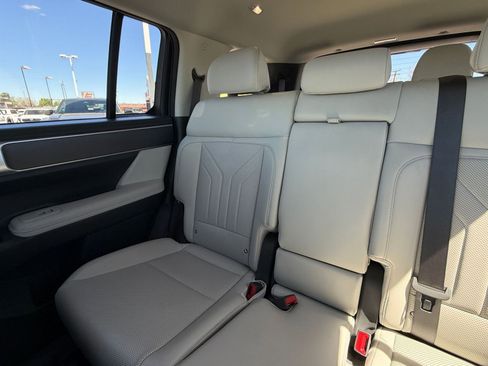 Used 2025 Hyundai Santa Fe SEL image 41