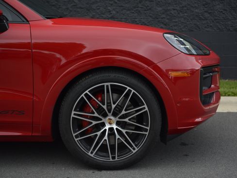 Certified 2025 Porsche Cayenne GTS AWD/4WD image 43