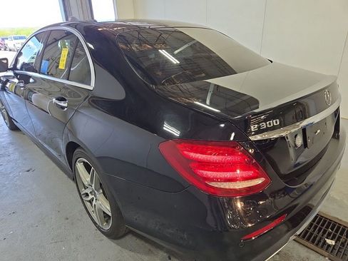 Used 2019 Mercedes-Benz E 300 4MATIC image 4