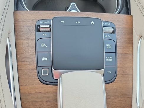 Used 2026 Mercedes-Benz GLS 450 4MATIC image 25
