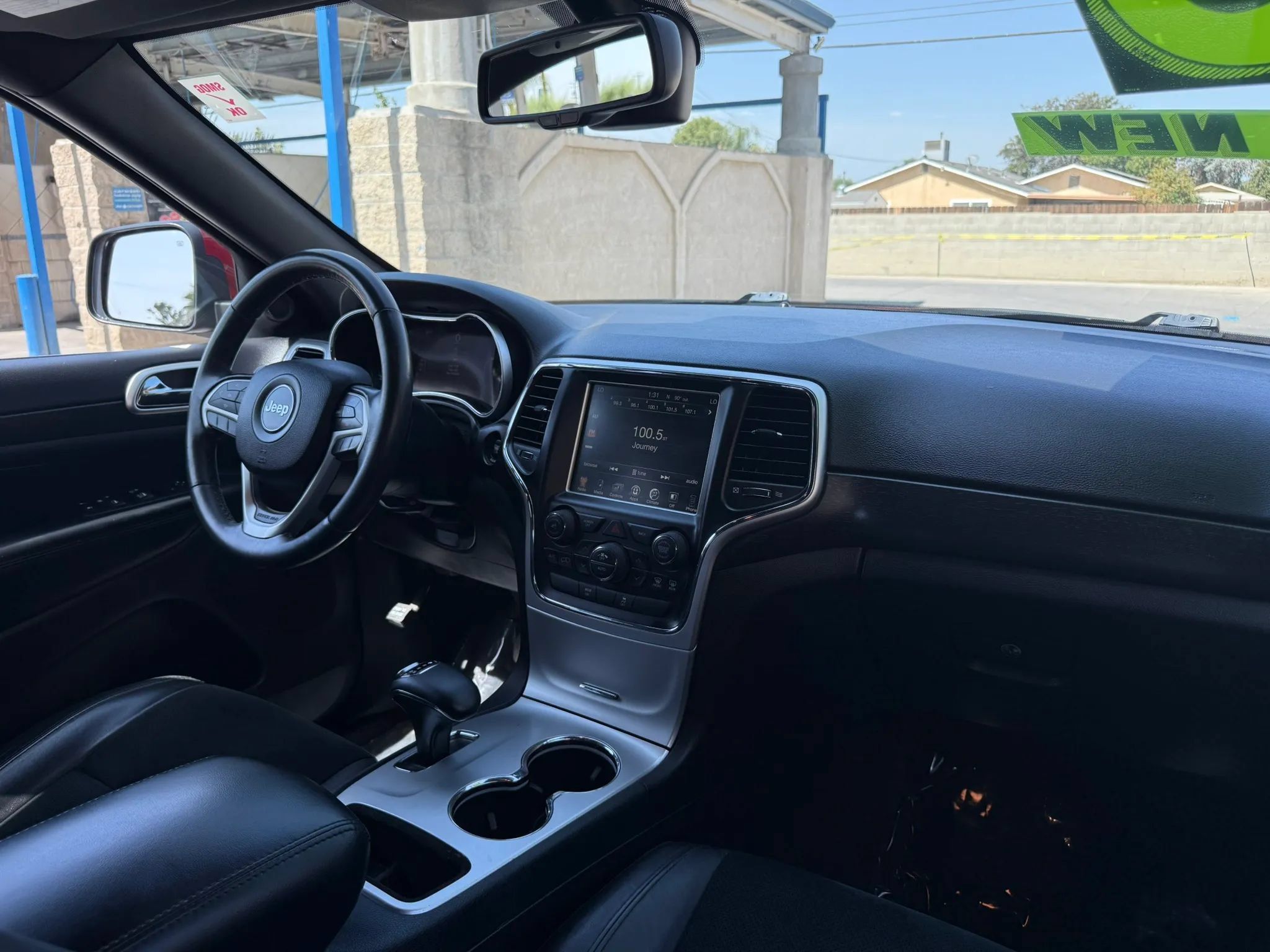 Used 2015 Jeep Grand Cherokee Altitude RWD image 16
