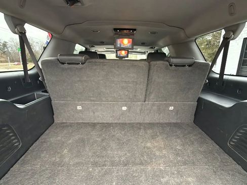 Used 2017 Chevrolet Suburban LT image 65