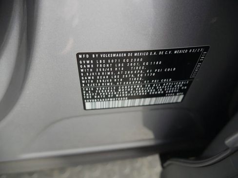 Used 2023 Volkswagen Tiguan SE R-Line AWD/4WD image 18