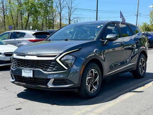 Used 2023 Kia Sportage LX AWD/4WD image 3