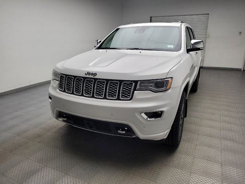 Used 2018 Jeep Grand Cherokee Overland AWD/4WD image 15