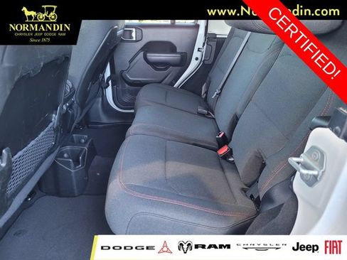 Certified 2025 Jeep Wrangler Unlimited Rubicon AWD/4WD image 18