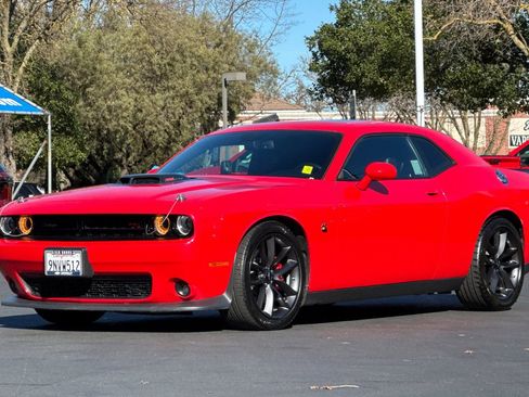 Used 2019 Dodge Challenger R/T Scat Pack w/ Shaker Package image 7
