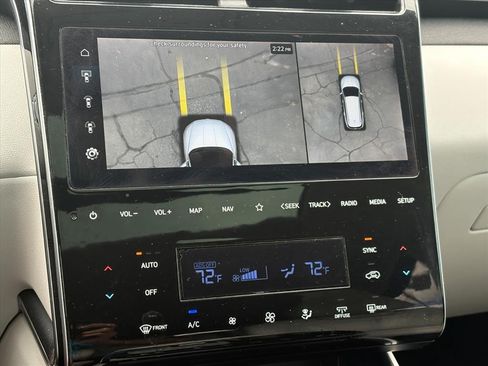 Certified 2024 Hyundai Tucson Limited AWD/4WD image 10