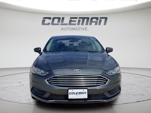 Used 2018 Ford Fusion SE w/ Fusion SE Technology Package FWD image 8