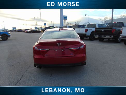 Used 2025 Toyota Camry SE image 7