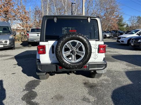 Used 2018 Jeep Wrangler Unlimited Sahara image 4