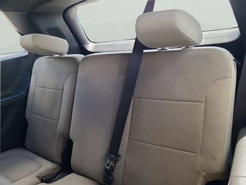 Used 2023 Chevrolet Traverse LS FWD image 9