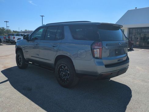Used 2022 Chevrolet Tahoe Z71 w/ Luxury Package AWD/4WD image 3