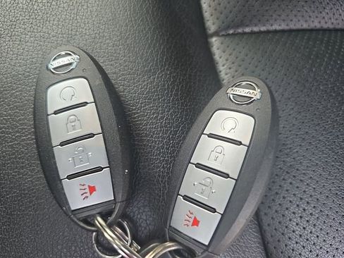 Used 2021 Nissan Titan PRO-4X w/ Pro-4x Convenience Package image 34