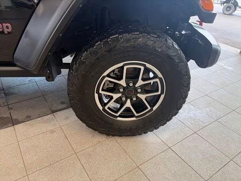 Used 2024 Jeep Wrangler Unlimited Rubicon image 55