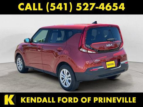 Used 2022 Kia Soul LX FWD image 3