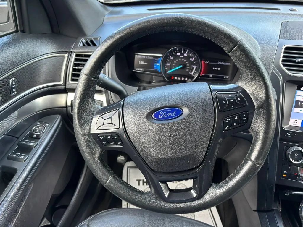Used 2018 Ford Explorer XLT w/ Equipment Group 202A AWD/4WD image 22