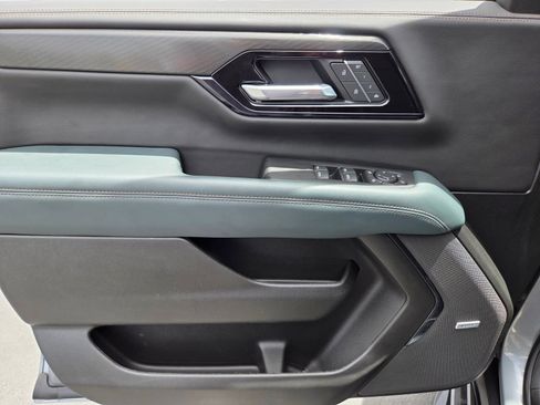 Used 2026 GMC Yukon XL AT4 w/ LPO, Floor Liner Package AWD/4WD image 19