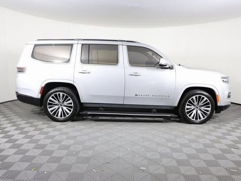 Used 2022 Jeep Grand Wagoneer Series III image 4