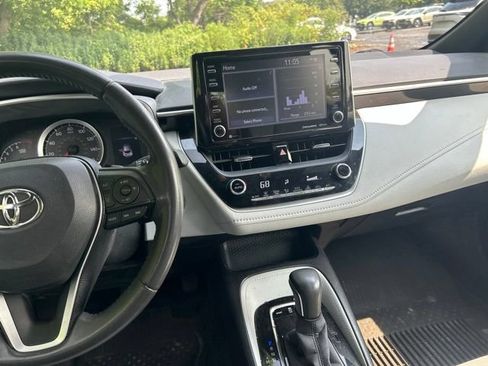 Used 2021 Toyota Corolla SE w/ SE Preferred Package FWD image 15
