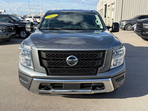 Used 2021 Nissan Titan SV w/ SV Convenience Package image 40