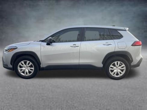 Used 2024 Toyota Corolla Cross L image 2