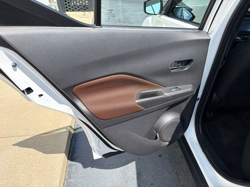 Used 2022 Nissan Kicks SR FWD image 35