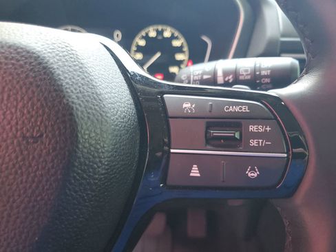 Used 2023 Honda Pilot Touring image 18
