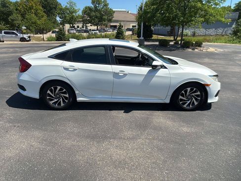 Used 2017 Honda Civic EX image 9