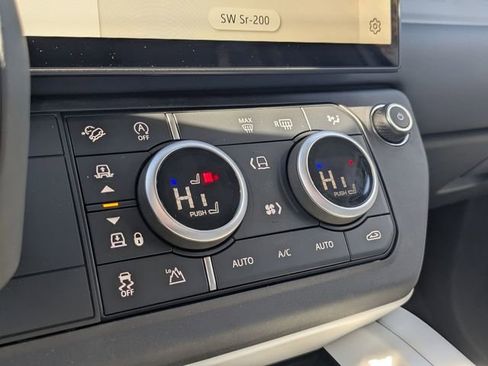 New 2026 Land Rover Defender 110 X-Dynamic SE image 22