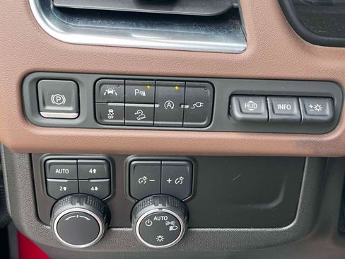 Used 2021 Chevrolet Suburban High Country AWD/4WD image 36