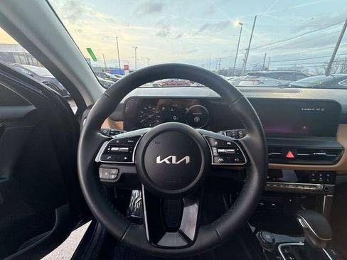 Used 2025 Kia Seltos EX w/ EX Sunroof Package image 14