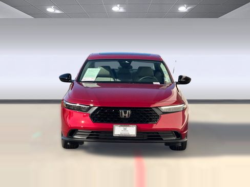 Certified 2025 Honda Accord SE image 6