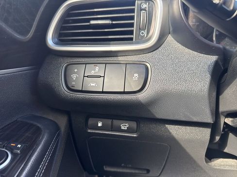 Used 2020 Kia Sorento EX image 12