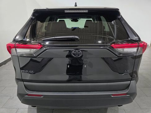 Used 2024 Toyota RAV4 LE AWD/4WD image 4