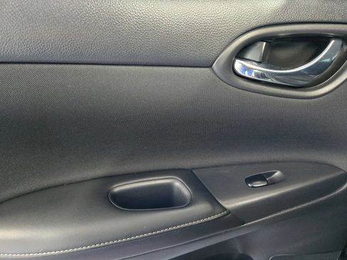 Used 2019 Nissan Sentra S w/ Appearance Package image 11