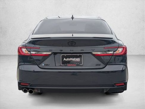 Used 2025 Toyota Camry SE FWD image 7