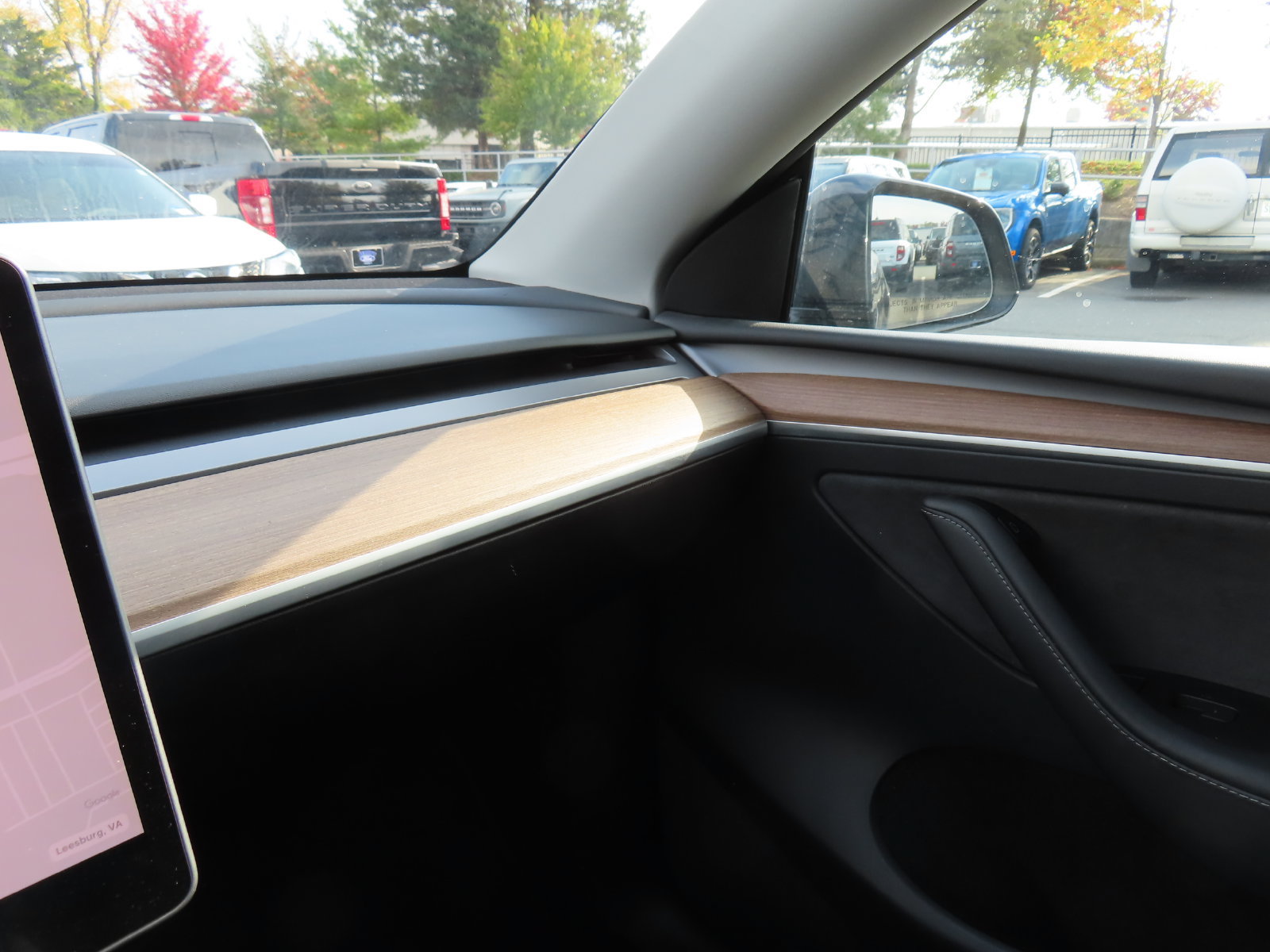 Used 2024 Tesla Model Y 2WD image 21