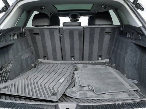 Used 2025 Audi Q5 Premium w/ Convenience Package image 27